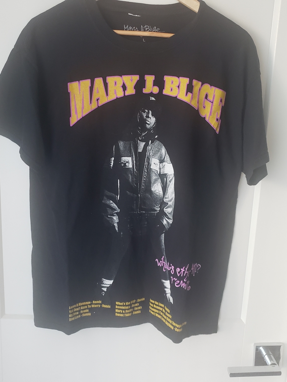 Vintage - Mary J. Blige Graphic Tee in Black with Yellow/Pink Logo